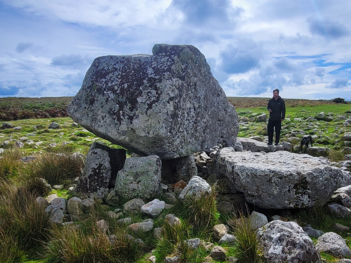 Arthurs Stone/Maen Cetti