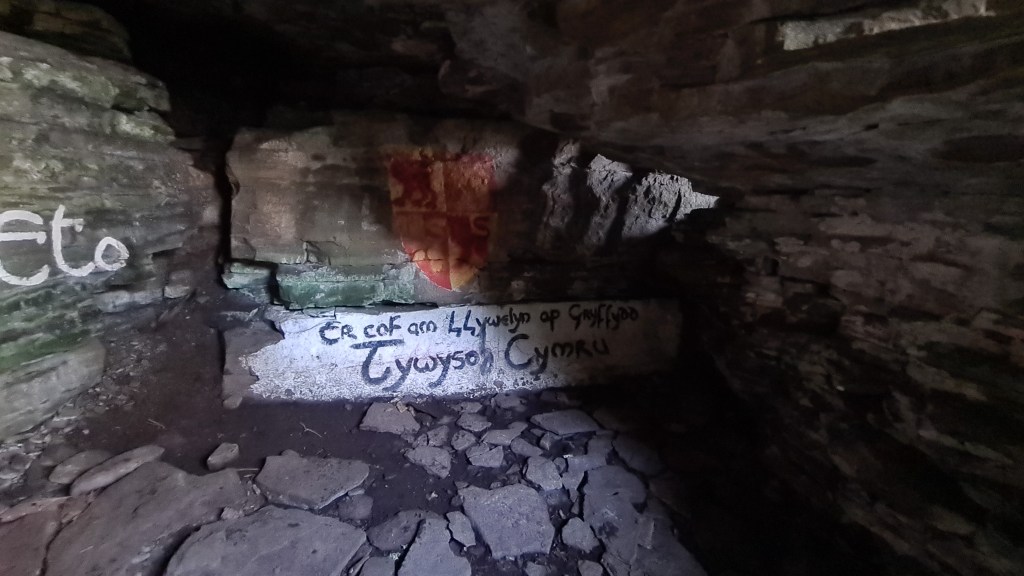 Ogof Llewelyn – Llewelyn’s cave